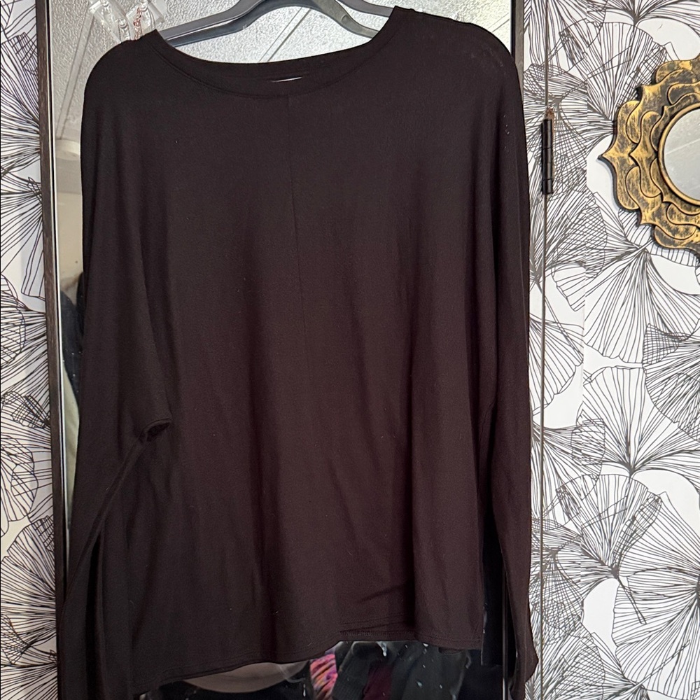 Time and Tru Black Long-Sleeve Crew Neck Top